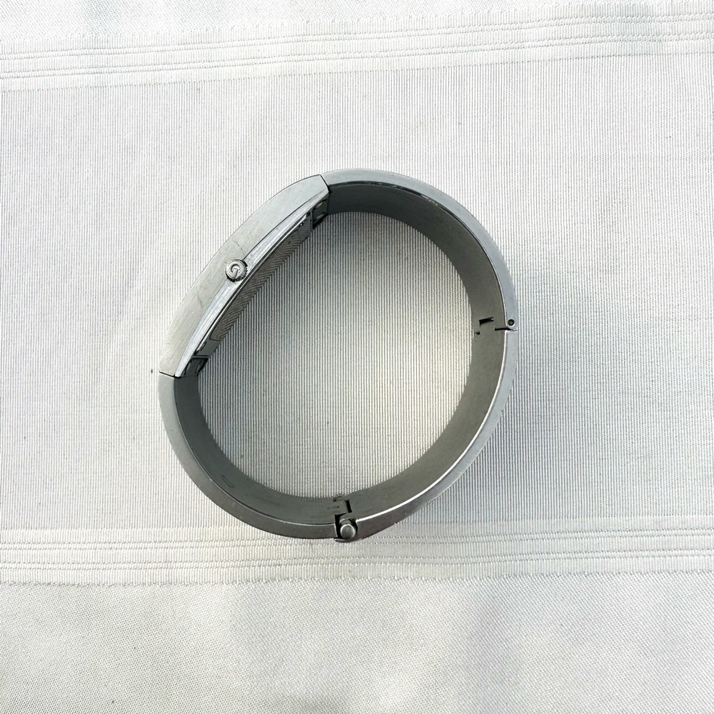Gucci Watch, vintage Silver Stainless Steel 2400L Dial Bangle - Picture 4 of 4
